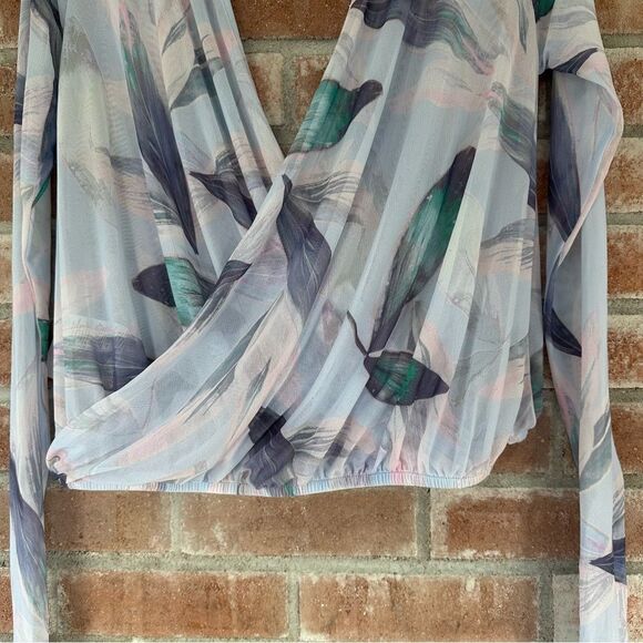 Fabletics Treva Long Sleeve Sheer Drape Wrap Shirt NEW Women’s Small Pastel - Picture 10 of 10